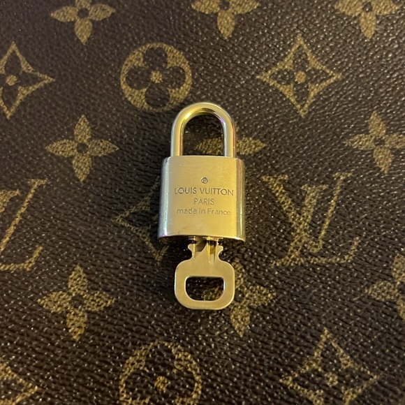 No 343 LV Padlock set with one key - Picture 3 of 9